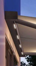 Detailansicht der LED-Beleuchtung, welche auch bei geschlossenem Markisenkasten angenehmes Licht auf der Terrasse zaubert