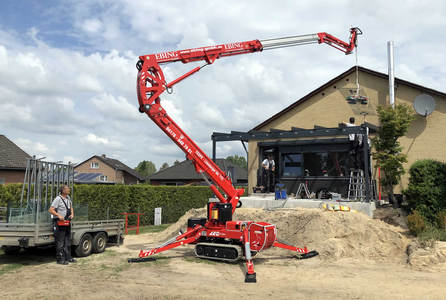 Unser Arbeitsbühne mit Glassauger im Einsatz bei einer Wintergarten-Dachmontage